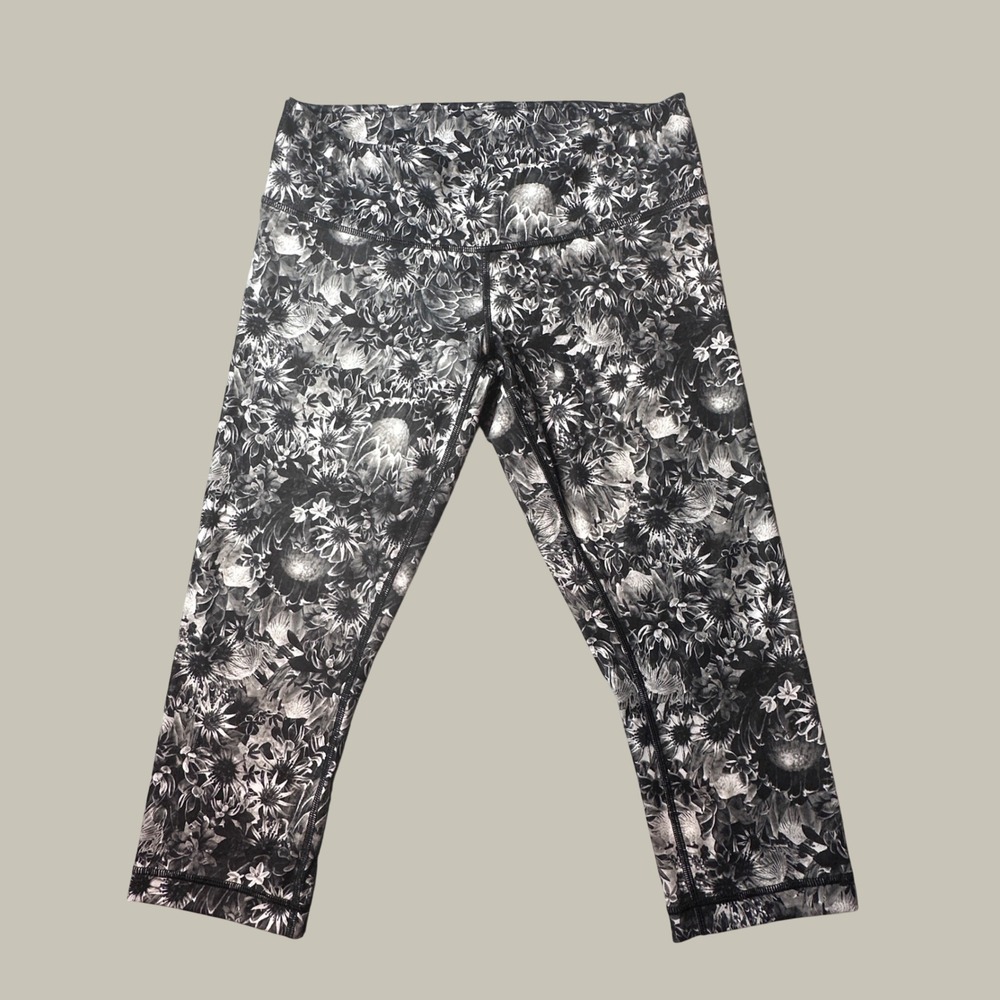 Lululemon Leggings Womens 10 Wunder Under Crop Black White Floral EXCELLENT